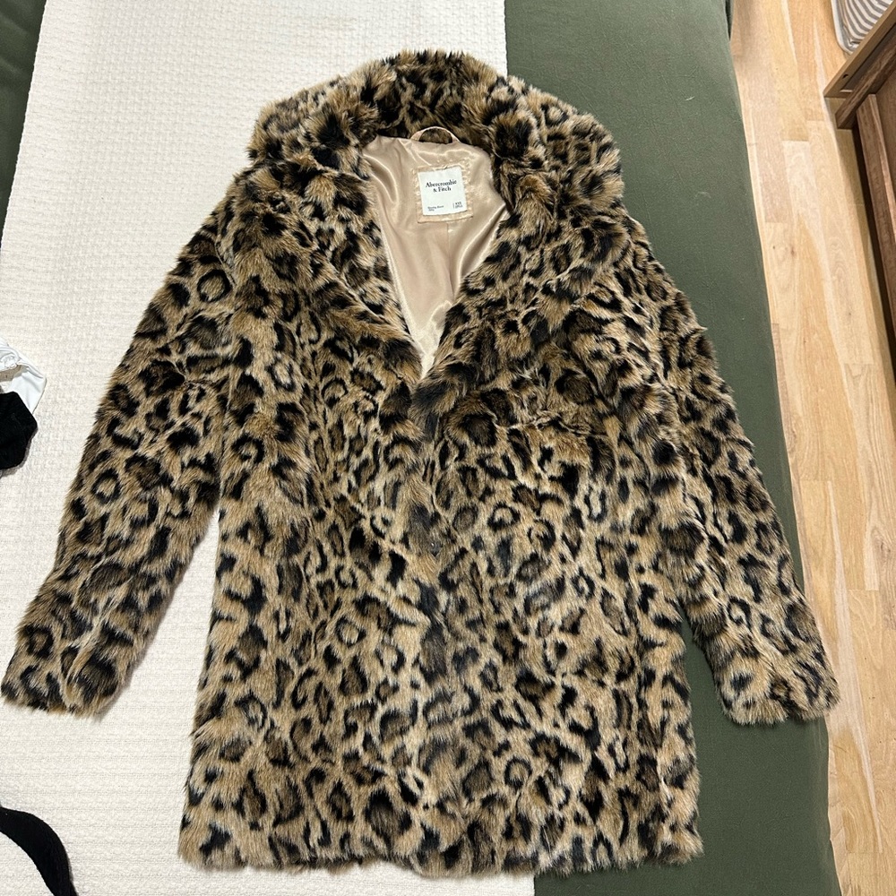 Abercrombie and Fitch Women’s Cheetah Jacket XXS